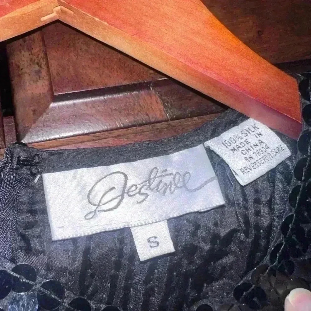 VINTAGE! 1980s Destinee Black Sequined Top with built in shoulder pads! Size S - Picture 4 of 5